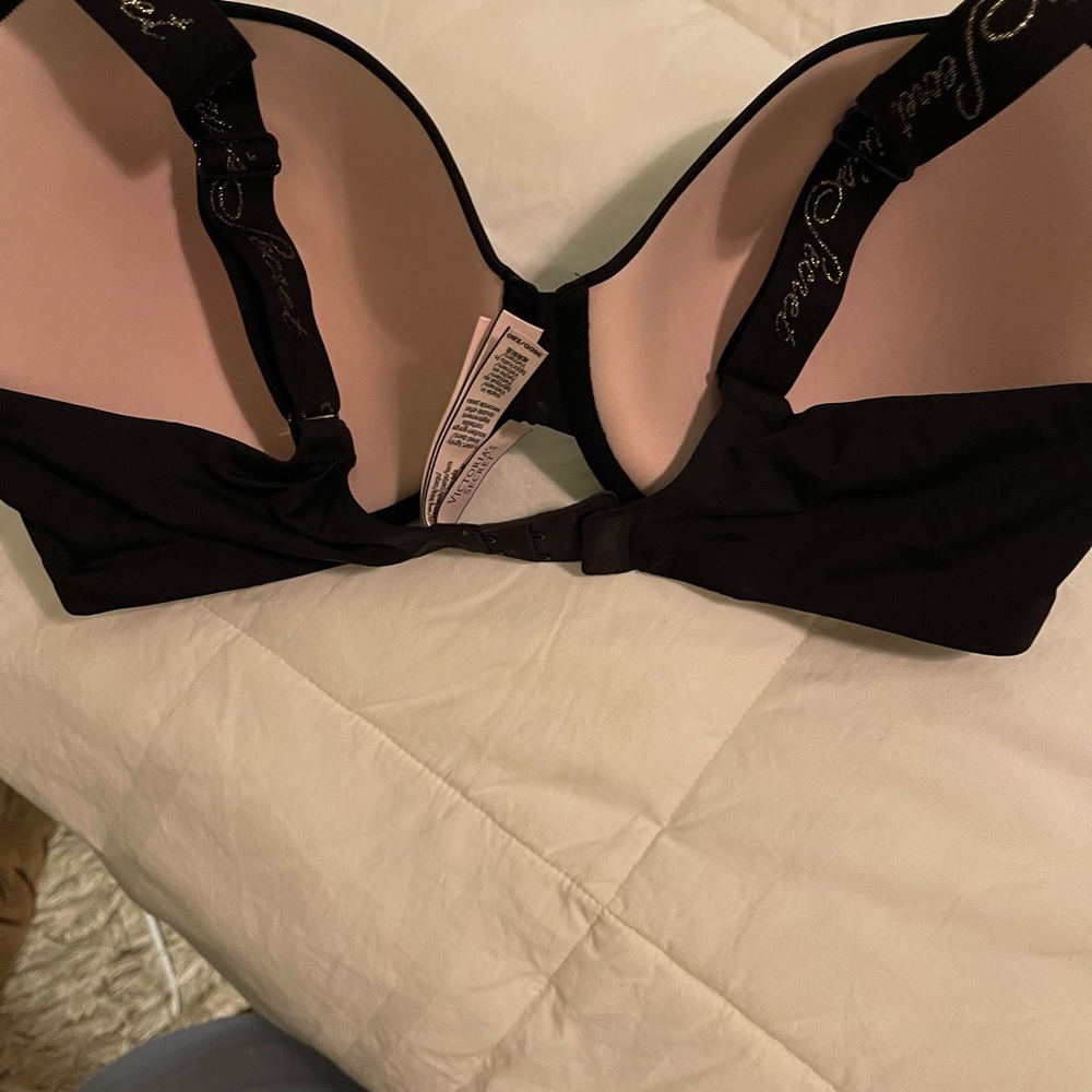 Victoria Secret - Picture 2 of 8